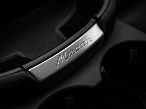 Used 2023 Porsche Macan image 34