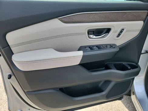 New 2026 Honda Pilot Elite image 13