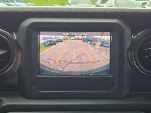 Used 2021 Jeep Wrangler Unlimited Sport AWD/4WD image 26