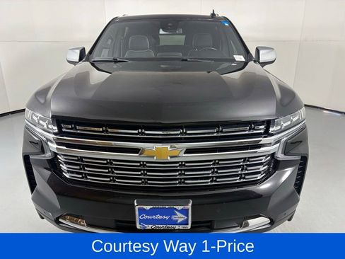 Used 2024 Chevrolet Suburban Premier RWD image 4