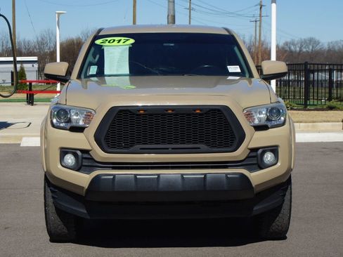 Used 2017 Toyota Tacoma SR5 w/ Tow Package image 24
