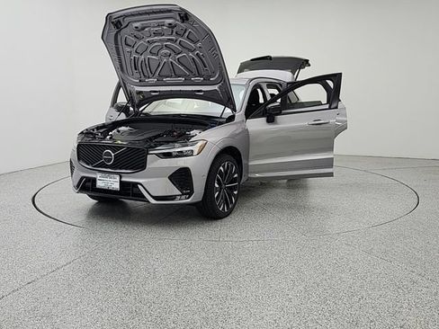 New 2026 Volvo XC60 B5 Ultra w/ Climate Package AWD/4WD image 9