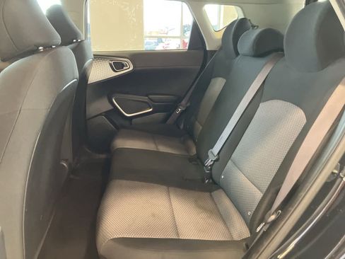 Used 2022 Kia Soul LX w/ Technology Package image 22