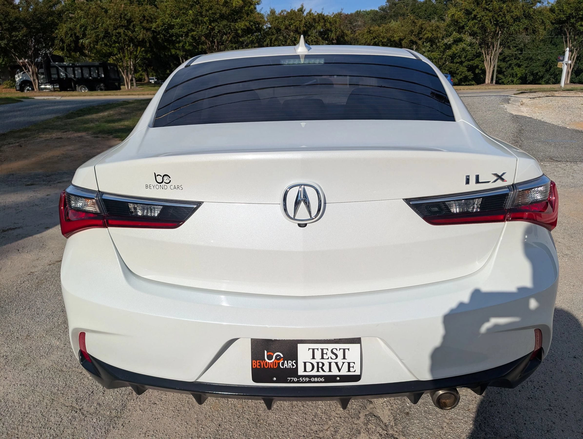 Used 2020 Acura ILX w/ Technology Package FWD image 6