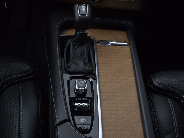 Used 2020 Volvo XC90 T6 Inscription w/ Protection Package Premier AWD/4WD image 16