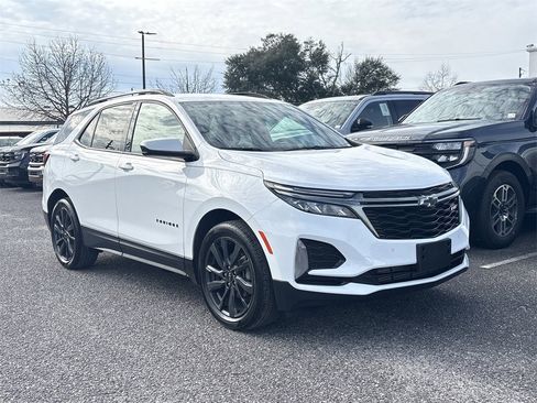 Used 2022 Chevrolet Equinox RS image 2