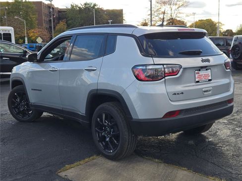 New 2026 Jeep Compass Latitude image 16