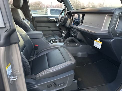 New 2026 Ford Bronco Outer Banks w/ Sasquatch Package image 17