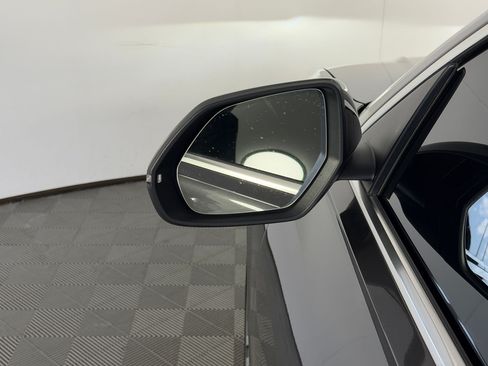 Used 2019 Audi Q8 Prestige AWD/4WD image 24