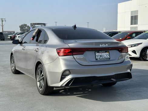 Used 2023 Kia Forte LXS w/ LXS Technology Package image 4