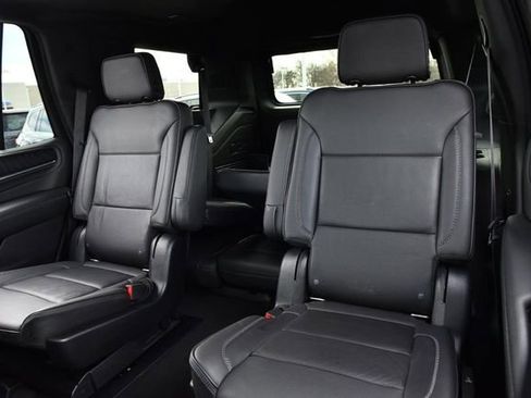 Used 2021 GMC Yukon Denali w/ Denali Premium Package image 27