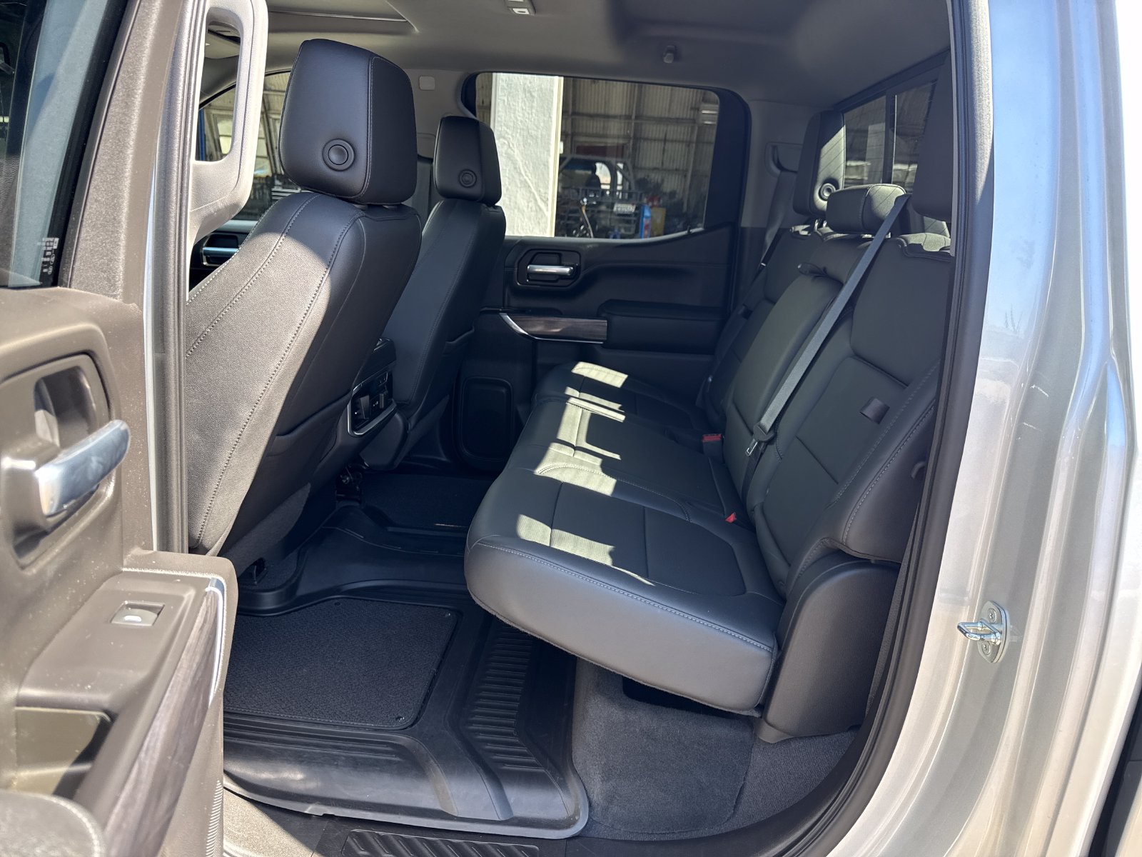 Used 2021 Chevrolet Silverado 1500 LTZ w/ LTZ Premium Package AWD/4WD image 25