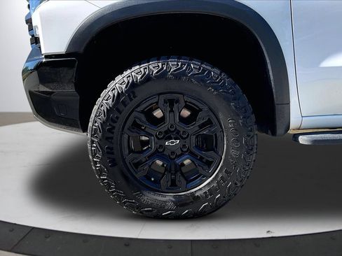 Used 2022 Chevrolet Silverado 1500 ZR2 w/ Technology Package AWD/4WD image 32