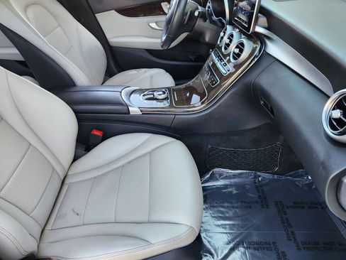 Used 2017 Mercedes-Benz C 300 Sedan image 3