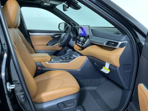 New 2026 Toyota Highlander Platinum AWD/4WD image 27