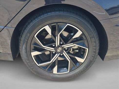 Used 2025 Hyundai Sonata SEL FWD image 8