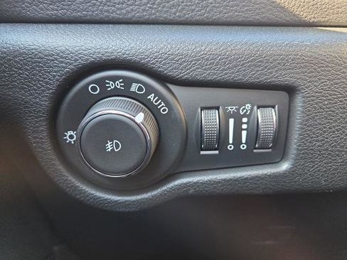 New 2026 Chrysler Pacifica Select w/ S Appearance Package image 22