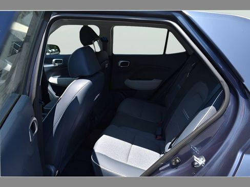 New 2025 Hyundai Venue Limited FWD image 11