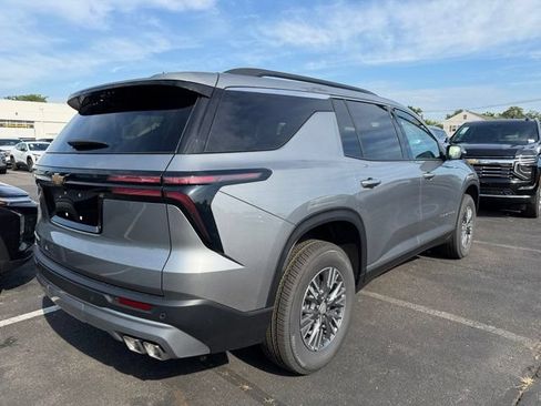 New 2026 Chevrolet Traverse LT w/ Driver Confidence Package FWD image 8
