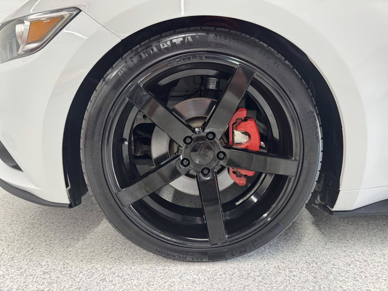 Used 2016 Ford Mustang Coupe RWD image 16