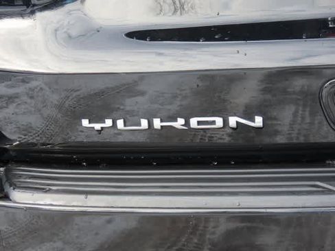 Used 2023 GMC Yukon SLT image 7