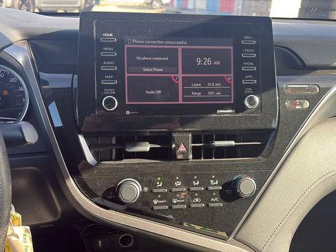 Used 2021 Toyota Camry LE image 6