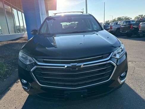 Used 2020 Chevrolet Traverse LT w/ Driver Confidence II Package AWD/4WD image 3