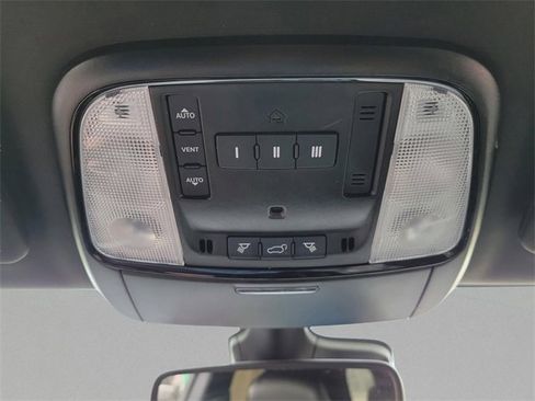 Used 2024 Dodge Durango GT image 33