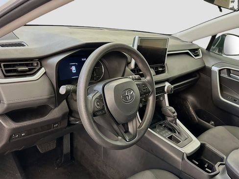 Used 2025 Toyota RAV4 XLE image 18