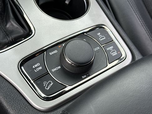 Used 2020 Jeep Grand Cherokee High Altitude AWD/4WD image 39