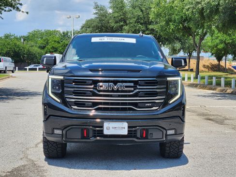 Used 2025 GMC Sierra 1500 AT4 w/ AT4 Premium Package AWD/4WD image 32