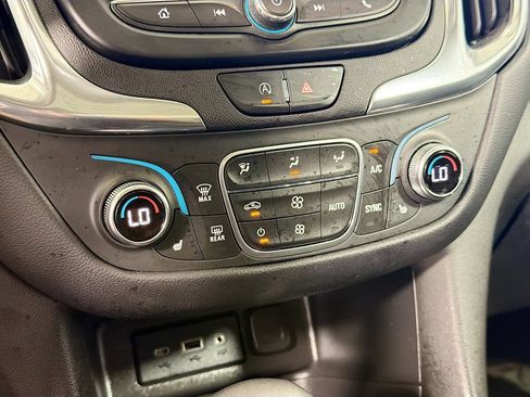 Used 2023 Chevrolet Equinox LT FWD image 16