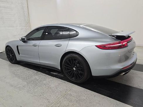 Used 2019 Porsche Panamera RWD image 9