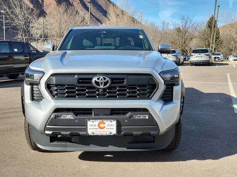 Used 2025 Toyota Tacoma TRD Off-Road w/ TRD Off Road Premium Package image 6