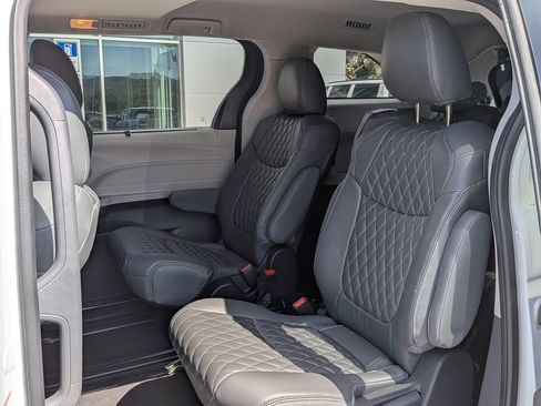 Used 2023 Toyota Sienna XLE image 25