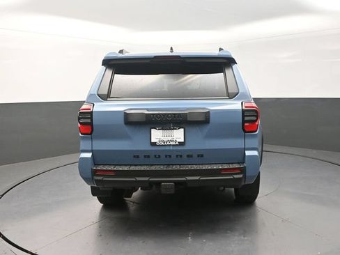 Used 2025 Toyota 4Runner SR5 AWD/4WD image 8