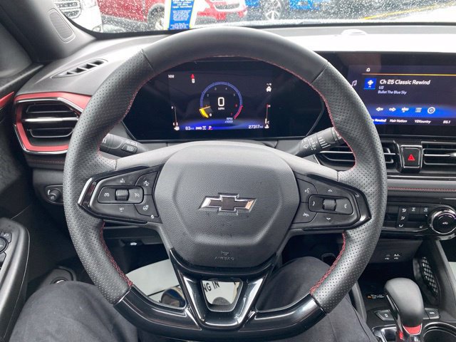 Used 2025 Chevrolet TrailBlazer RS w/ Convenience Package AWD/4WD image 5