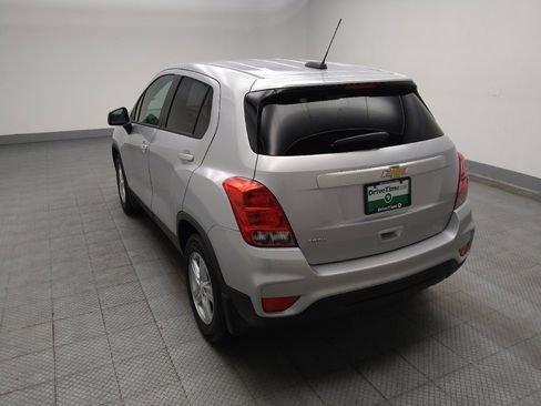 Used 2020 Chevrolet Trax LS w/ Tint and Cruise Package FWD image 5