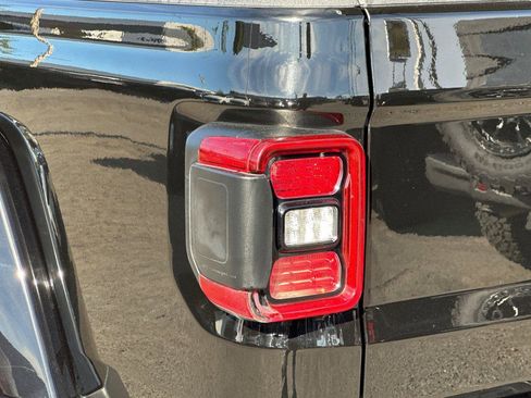 Certified 2021 Jeep Gladiator Rubicon image 31