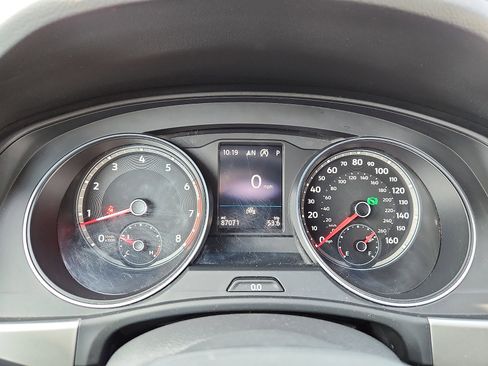 Used 2021 Volkswagen Atlas Cross Sport SE w/ 20" Black Wheels Package image 17