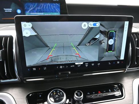 New 2025 Ford Expedition Platinum w/ Driver's Package image 4