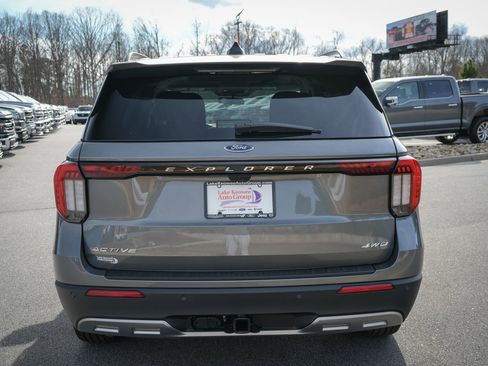 New 2026 Ford Explorer Active w/ Active Comfort Package image 8