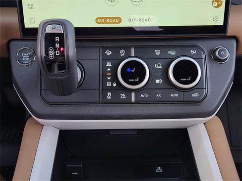 New 2026 Land Rover Defender 110 X-Dynamic SE image 14