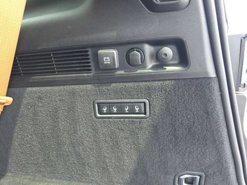 Used 2025 Jeep Grand Wagoneer Series III w/ Rear Seat Video Group 1 AWD/4WD image 35