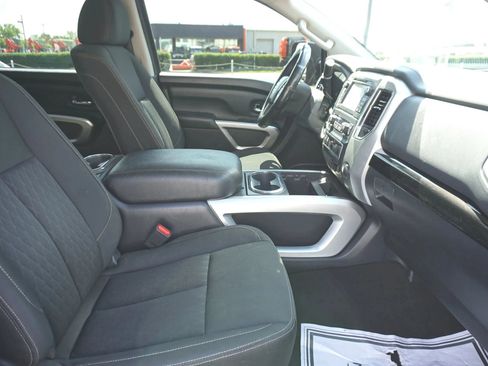 Used 2017 Nissan Titan SV RWD image 26