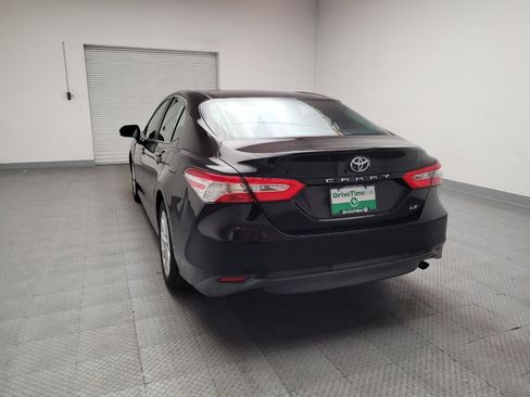 Used 2018 Toyota Camry LE image 6