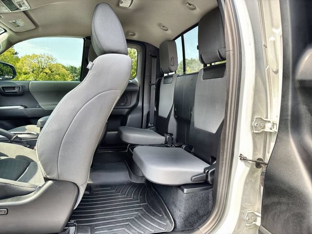 Used 2020 Toyota Tacoma SR5 RWD image 23