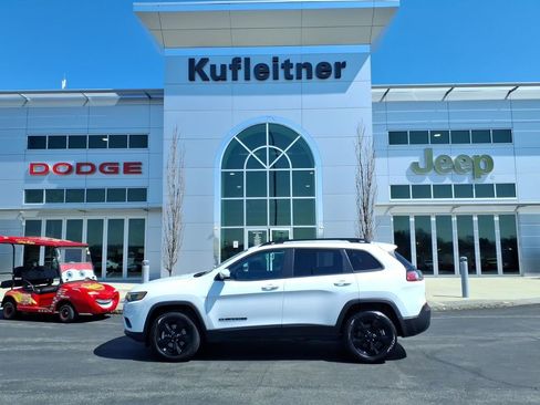 Used 2021 Jeep Cherokee Latitude Plus AWD/4WD image 1