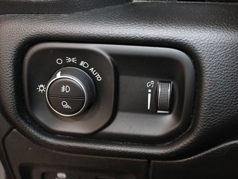 Used 2020 RAM 1500 Big Horn AWD/4WD image 37
