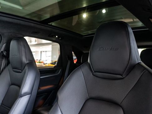 Certified 2025 Porsche Cayenne Turbo AWD/4WD image 16